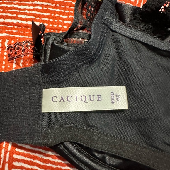 Cacique Criss Cross Over QTR Cup Bra - Picture 6 of 9
